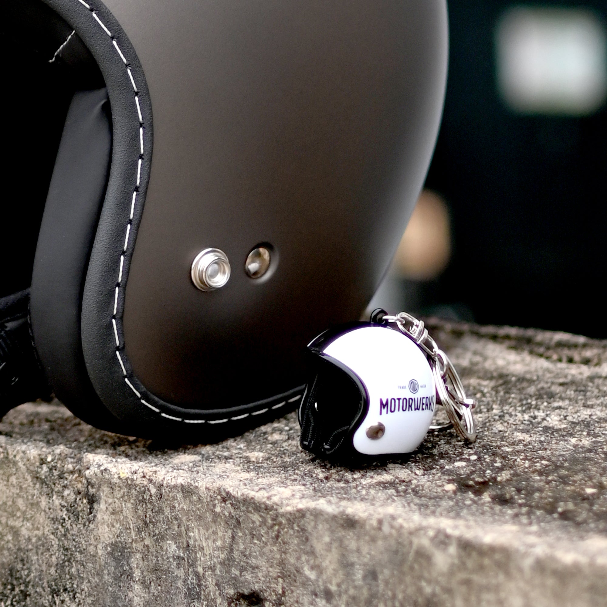 MW Helmet Keychain White – MOTORWERKS